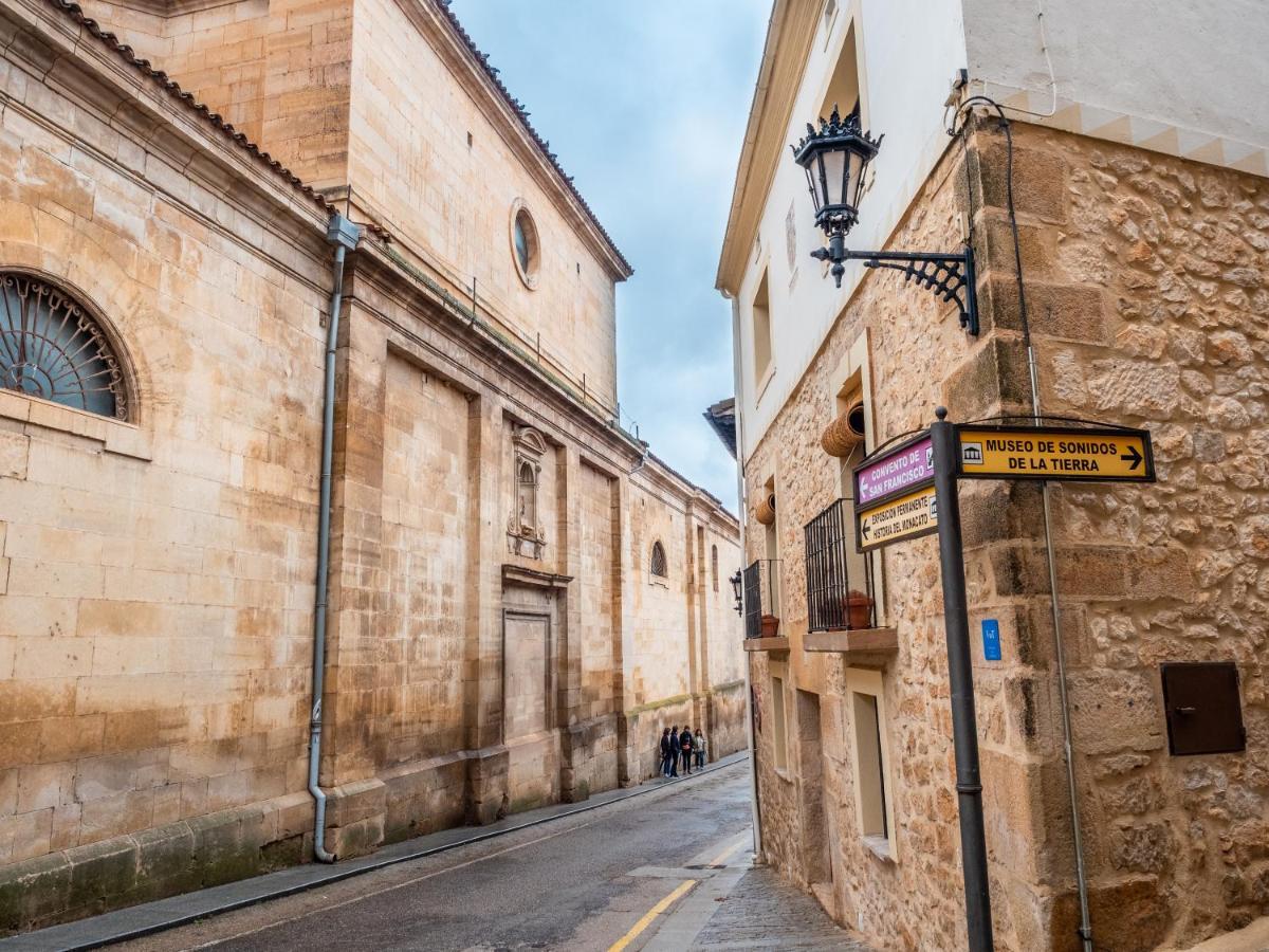 Encantadora Casa De Pueblo Con 5 Hab. En Burgos Санто Доминго де Силос Екстериор снимка